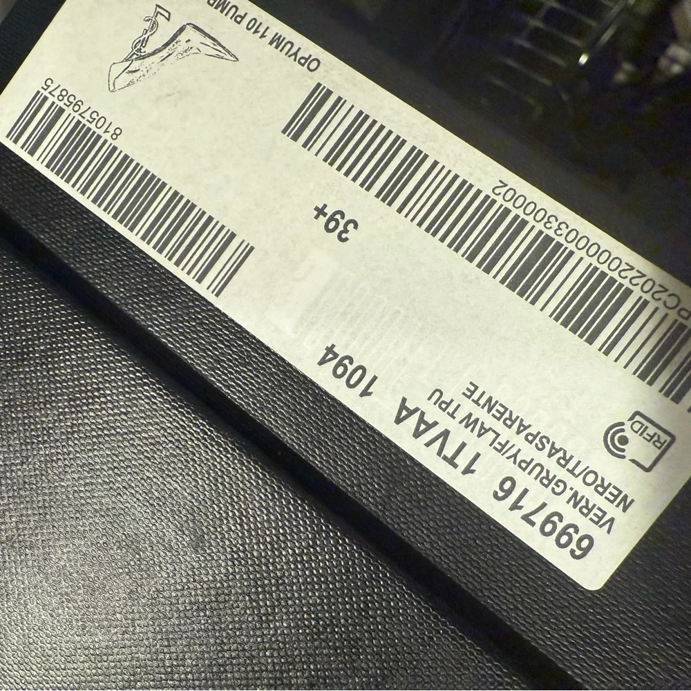 Brand new Saint Laurent

Opyum Pumps In Tpu And Patent Leather With Black Heel - Picture 7 of 7